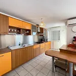 Spacieux 3 Pieces Avec Garage, Climatisation, Terrasse, Proche Centre A - Fr-1-338-584 *