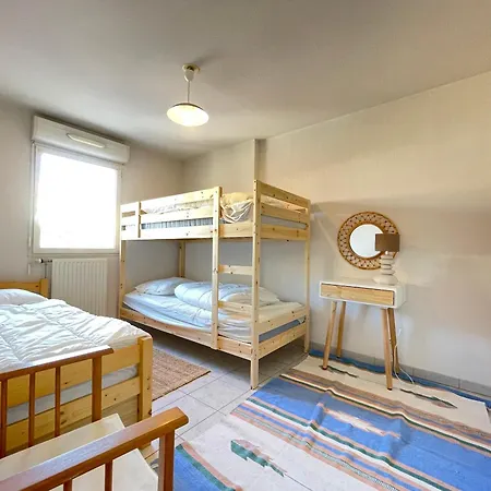 Spacieux 3 Pièces Avec Garage, Climatisation, Terrasse, Proche Centre à - Fr-1-338-584 *