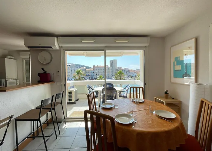 Spacieux 3 Pieces Avec Garage, Climatisation, Terrasse, Proche Centre A - Fr-1-338-584 דירה *