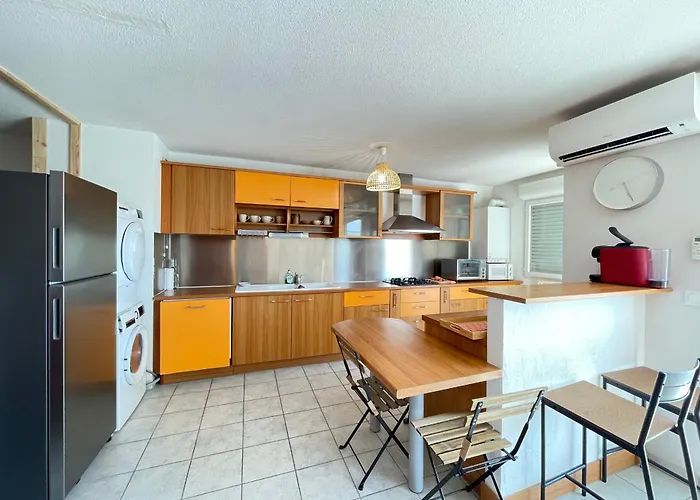 Spacieux 3 Pieces Avec Garage, Climatisation, Terrasse, Proche Centre A - Fr-1-338-584 Sète