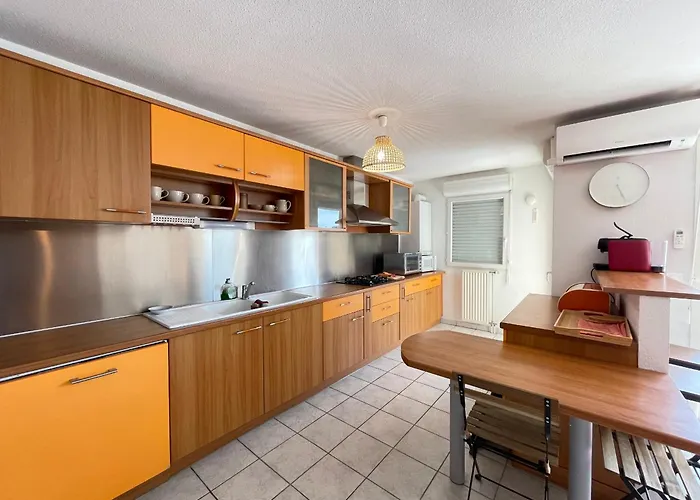 Spacieux 3 Pieces Avec Garage, Climatisation, Terrasse, Proche Centre A - Fr-1-338-584 *